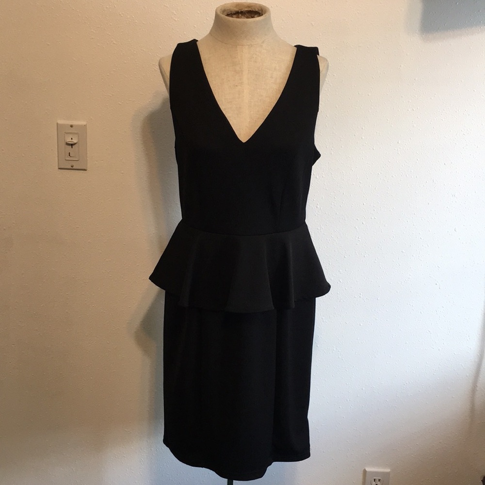 Black “Nicole” by Nicole Miller Dress sz M